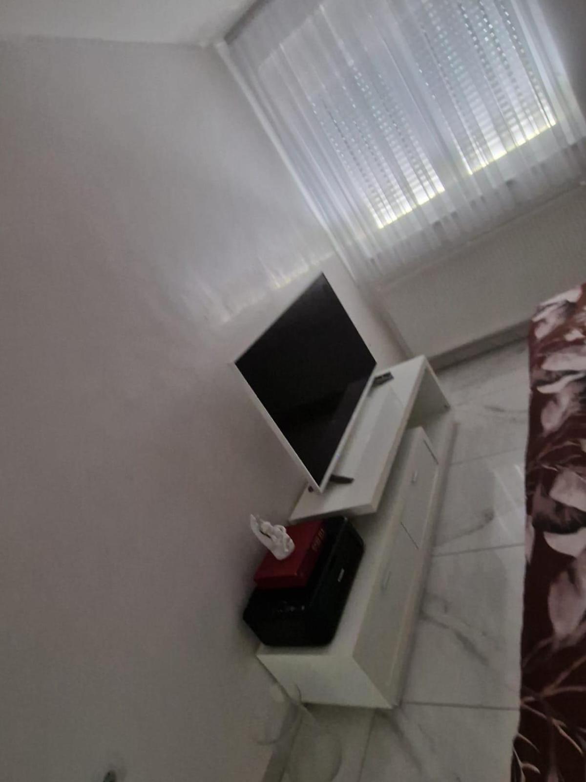 Ema Villa