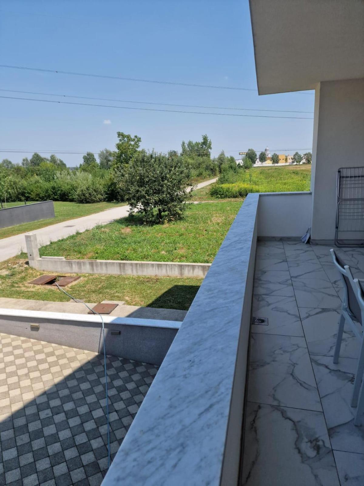 Ema Villa